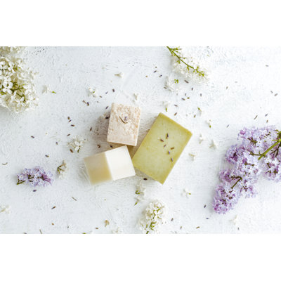 Savon naturel Tikon avec fleurs