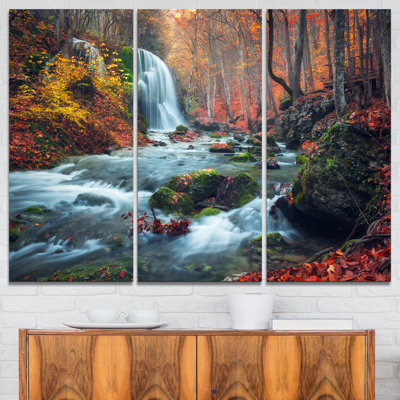 « automne mountain cascade long view », reproduction de photo à multiples images sur toile