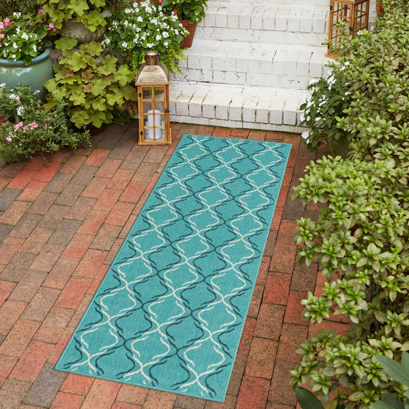 Geometric Indoor / Outdoor Rug, Runner 2' x 8'