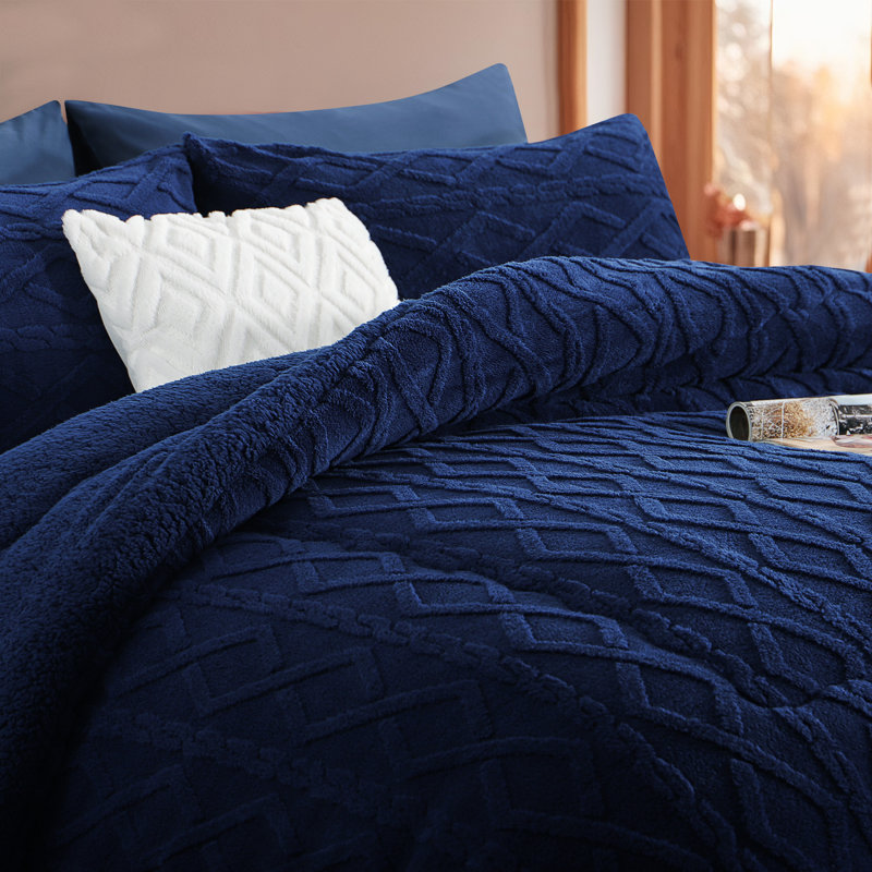 Sherpa Fleece Comforter, Reversible Flannel Blanket, 3D Jacquard Design, Queen Comforter, Navy