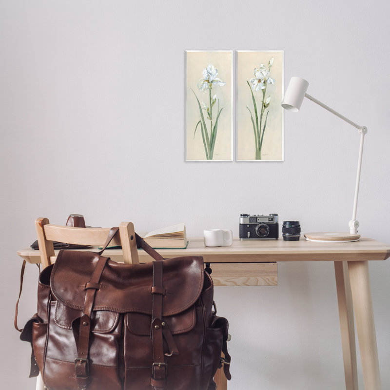  «White Irises», ensemble de plaques murales traditionnelles par Sally Swatland