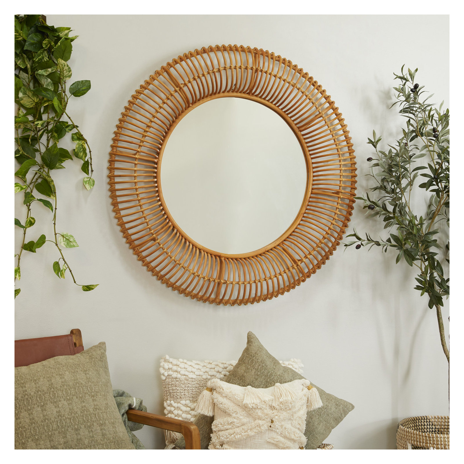 Raffaela Solid Wood Circle Wall Mirror, 39" x 39"