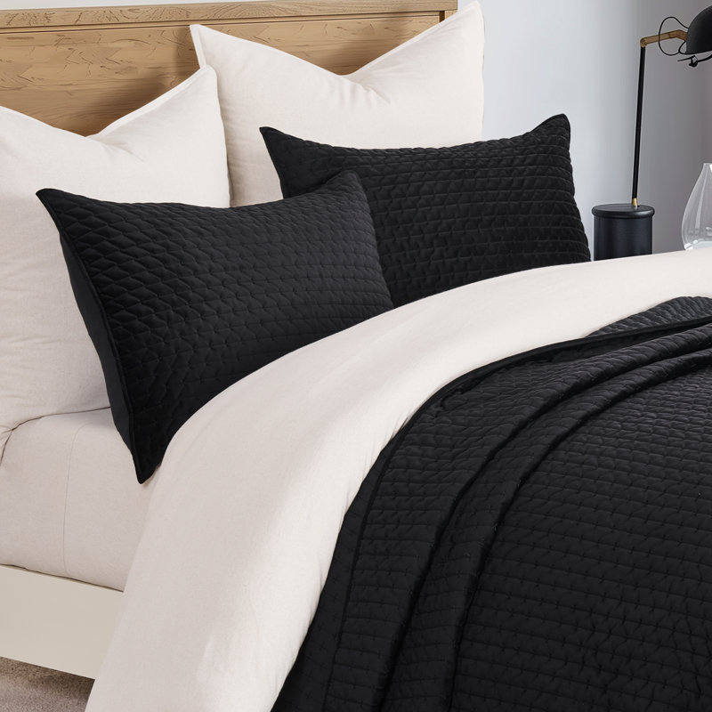 Cross-Stitch Velvet Quilt Set 3 Pieces, Queen, Black