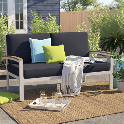 Travira Loveseat