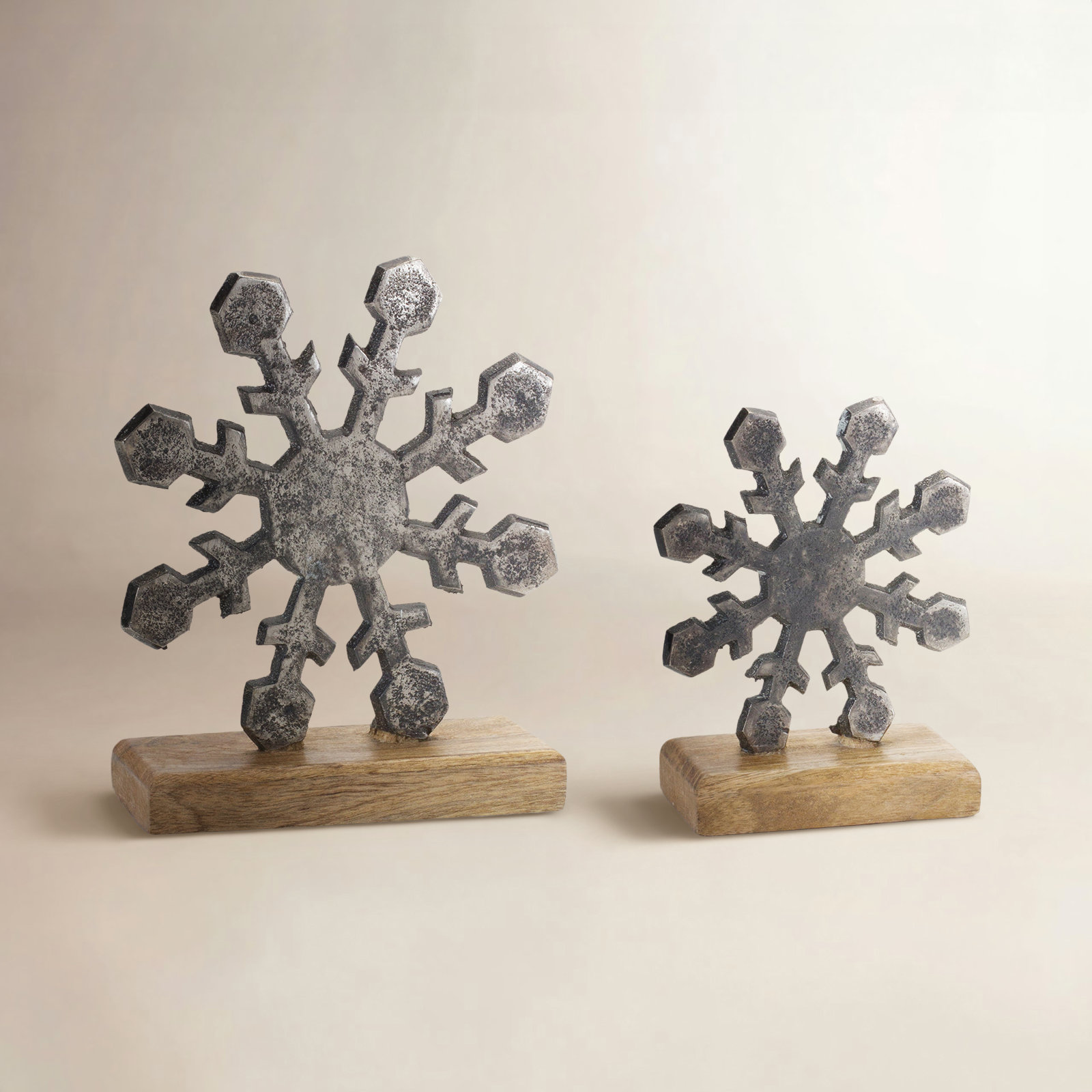 Harajan 6-Piece Metal Snowflake Accent Set