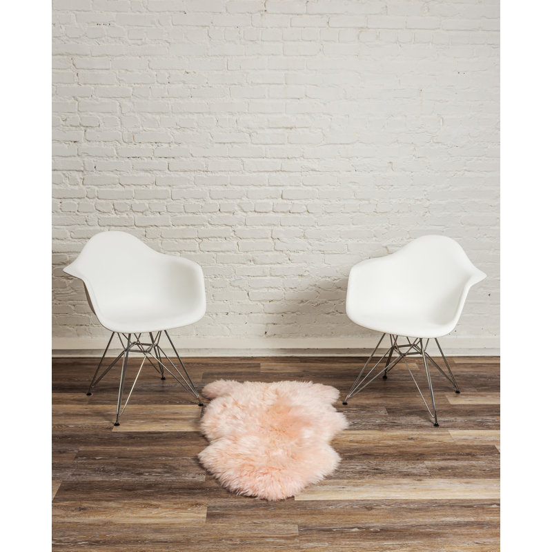 Tapis rose en peau de mouton Juri, 2 pi x 3 pi