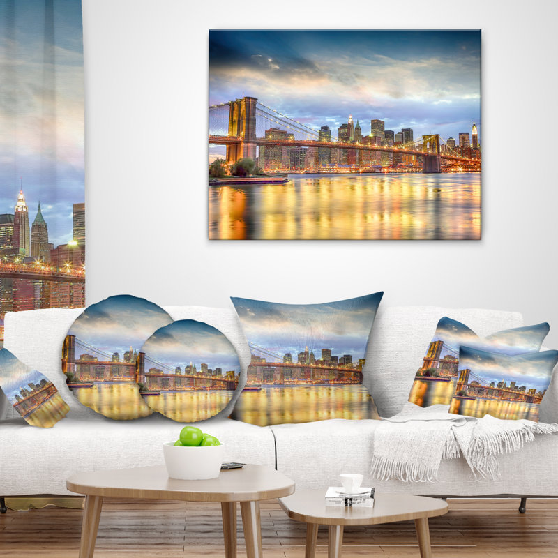 Housse et insert de coussin carré Brooklyn Bridge with Night Illumination Cityscape, Rectangle 12" x 20"