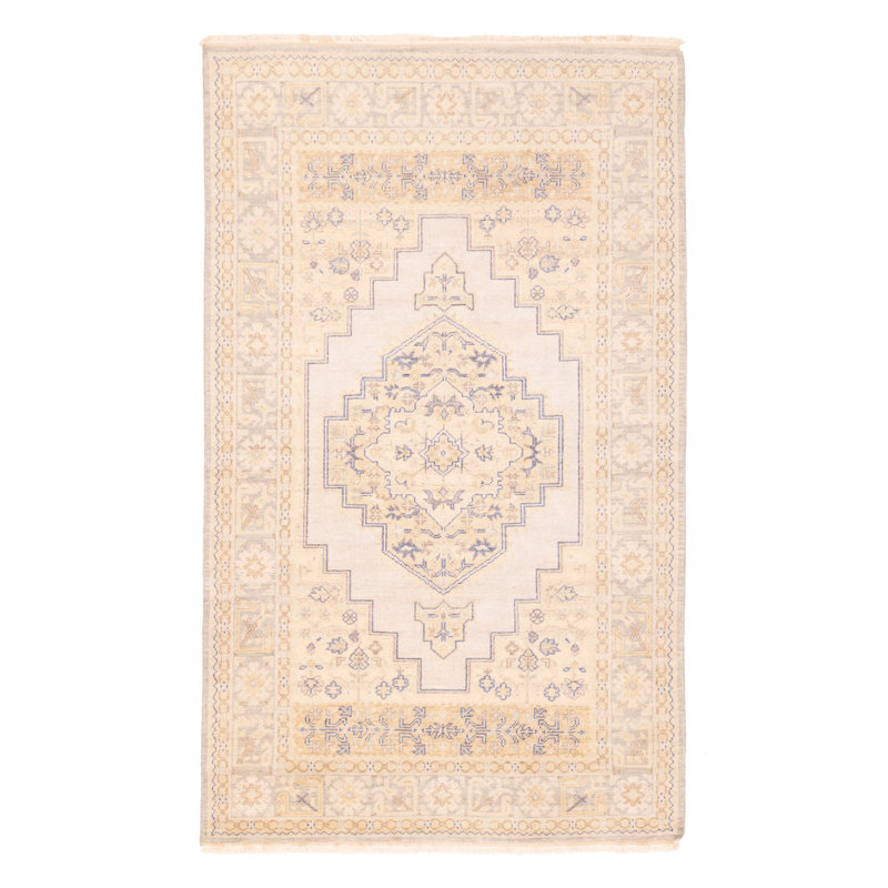 Jules Serapi Beige Rug 5'2" x 8'10"