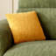 Coussin en chenille vert-685692368-685692372