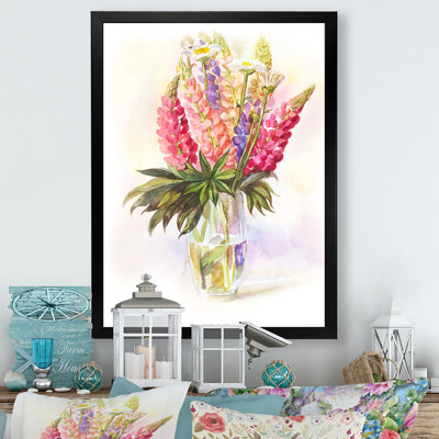Bouquet de lupins roses en fleurs