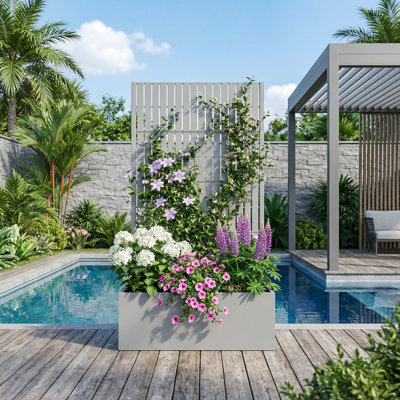 Boîte à fleurs en métal avec treillis
