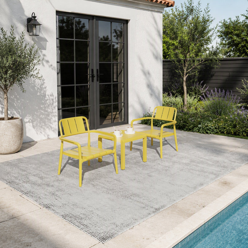 Ensemble chaise monoplace et table basse en polypropylène durable pour une utilisation polyvalente de détente à l'intérieur et à l'extérieur