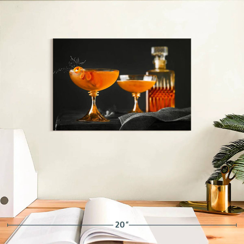 Yarlin Juniper Manhattan Cocktail, H 8 po x l 12 po