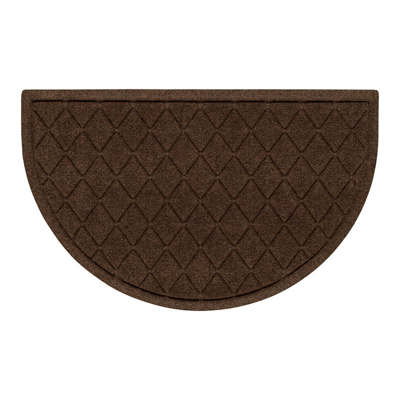 Paillasson WaterHog® Argyle, Brun foncé, Demi-cercle 24 po x 39 po