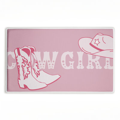 Tapis de bain et tapis de bain en peluche rose avec motif de cow-boy féminin, design par Corinne Rose Designs, 18 po x 30 po