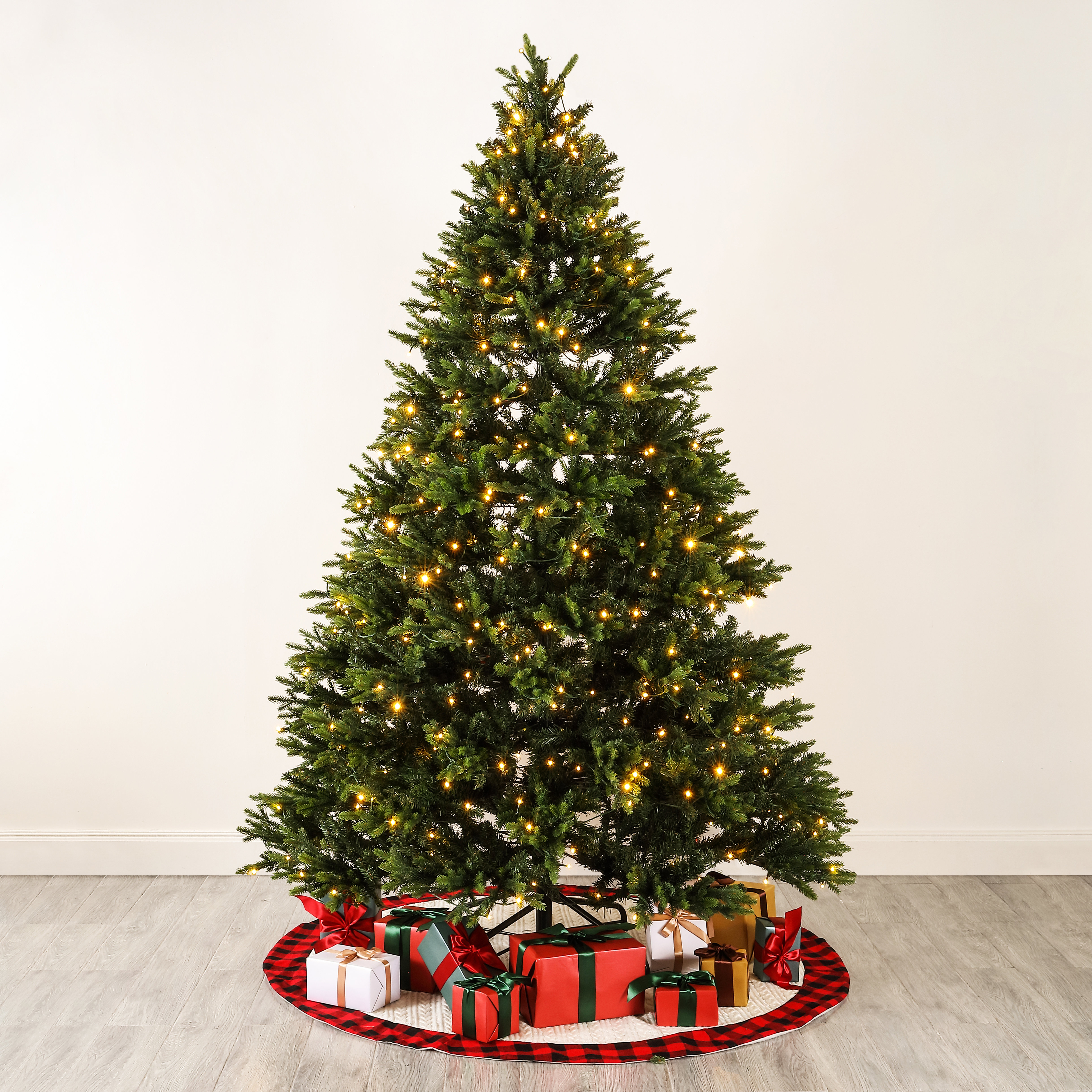 7.5' Lighted Pine Christmas Tree