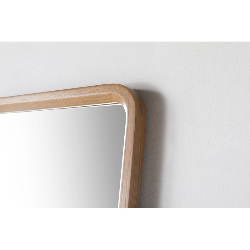 Miroir plat Aliyani, 35,5 po x 23,5 po, Bois jaune moyen