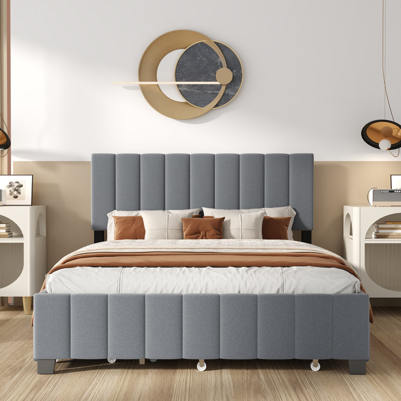 Grand lit plateforme capitonné avec rangement et matelas, gris
