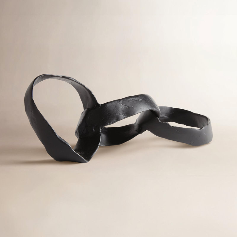 Sculpture à maillon de chaîne abstrait en aluminium coulé au sable en noir