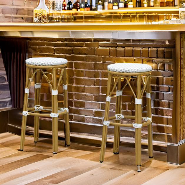 Ensemble de 2 tabourets de bar ronds sans dossier en rotin tressé pour terrasse, cuisine intérieure, bistrots, cafés et restaurants.