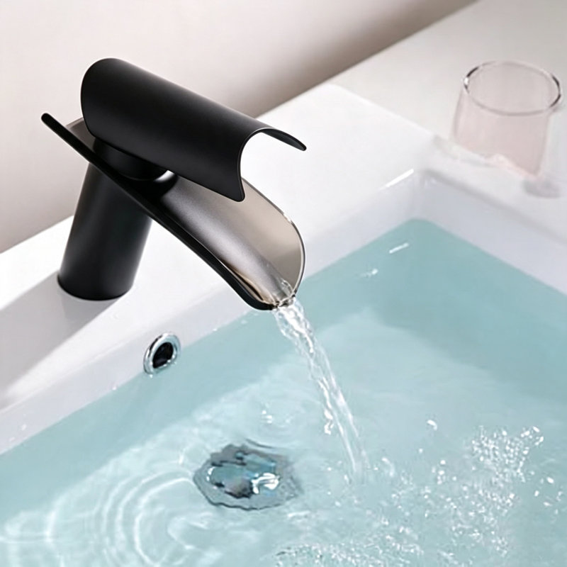 Single-handle Bathroom Faucet with Drain Assembly, Matte Black