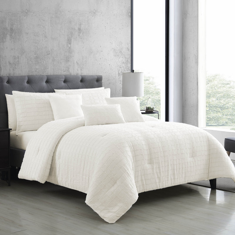 Kasuga Comforter Set, Queen Comforter + 3 Throw Pillows