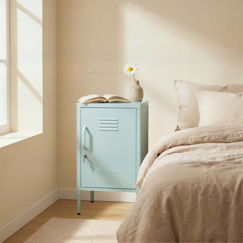 Armoire de rangement durable et multifonctionnelle en métal avec tablettes réglables et porte verrouillable, idéale pour l'organisation à la maison et au bureau.