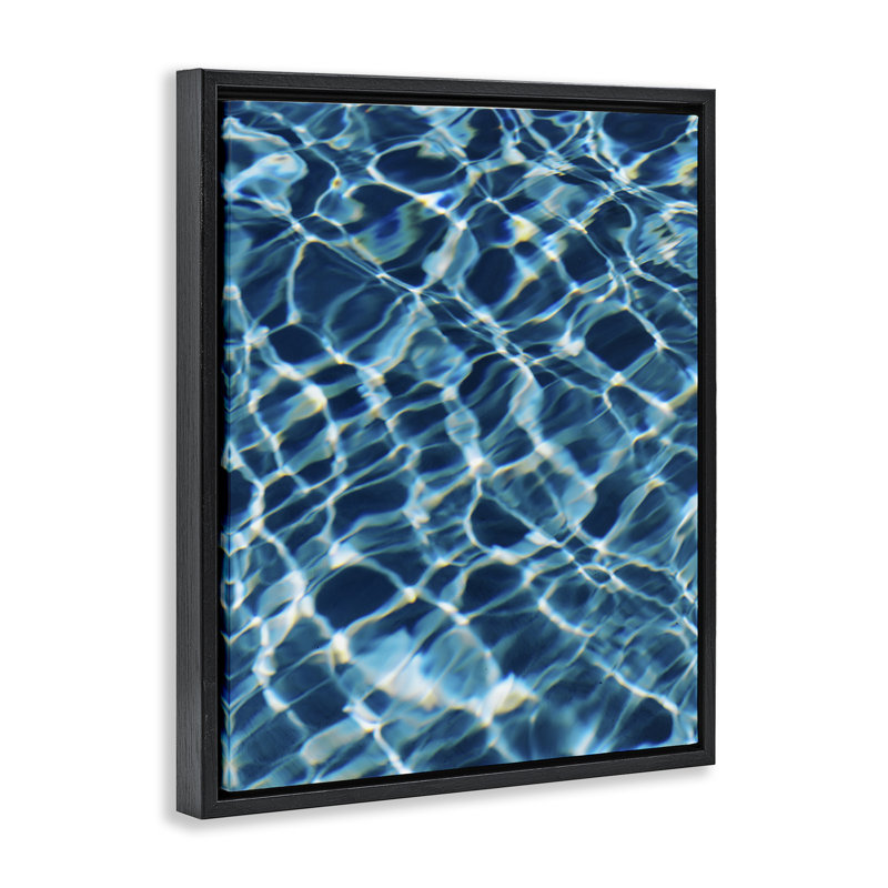 "Beach Water", art mural encadré doré sur toile par Justine Milton, Cadre flottant noir de jais, H 21 po x l 17 po
