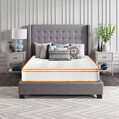 Matelas hybride moyen en mousse à mémoire de forme dans une boîte avec mousse certifiée CertiPUR-US