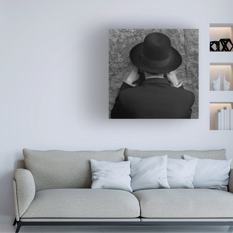 Kirk Cypel At The Wall Canvas Art, H 14 po x l 14 po