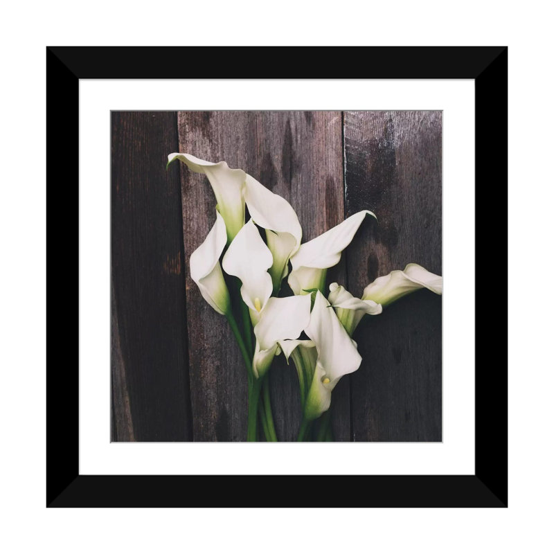 « calla lilies » par reproduction de photo sur toile tendue Olivia Joy, H 16 po x l 16 po x P 1 po, Papier avec cadre noir