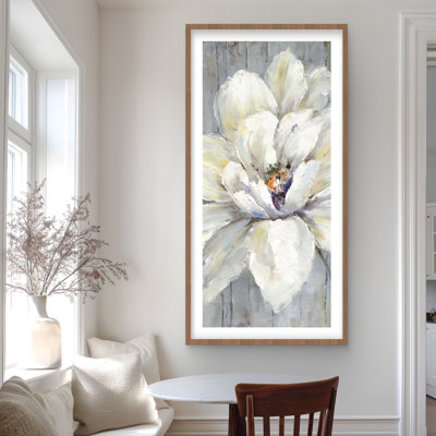 Fleur blanche sur bois | «Rustic Flowers», reproduction d'art encadrée