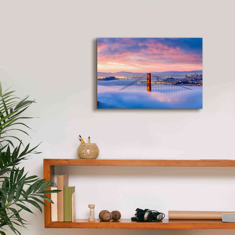 «Anomaly» par Ann Gordon, photographie sur toile tendue, H 12 po x l 18 po x P 0,75 po