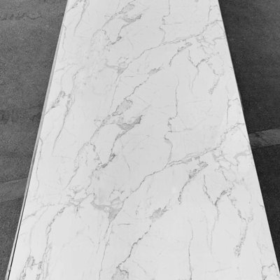 Panneaux muraux brillants 4 pi x 9 pi en marbre gris Falkirk Irvine III