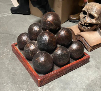 Statue grandeur nature Trenell Cannon Balls
