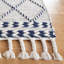 Tapis géométrique fait à la main Dessiree ivoire / bleu marine-714334242