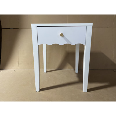 Table de chevet blanche avec tiroir, table de chevet moderne avec tablier ondulé, table de bout compacte pour le salon de la chambre à coucher, petite table d'appoint avec rangement