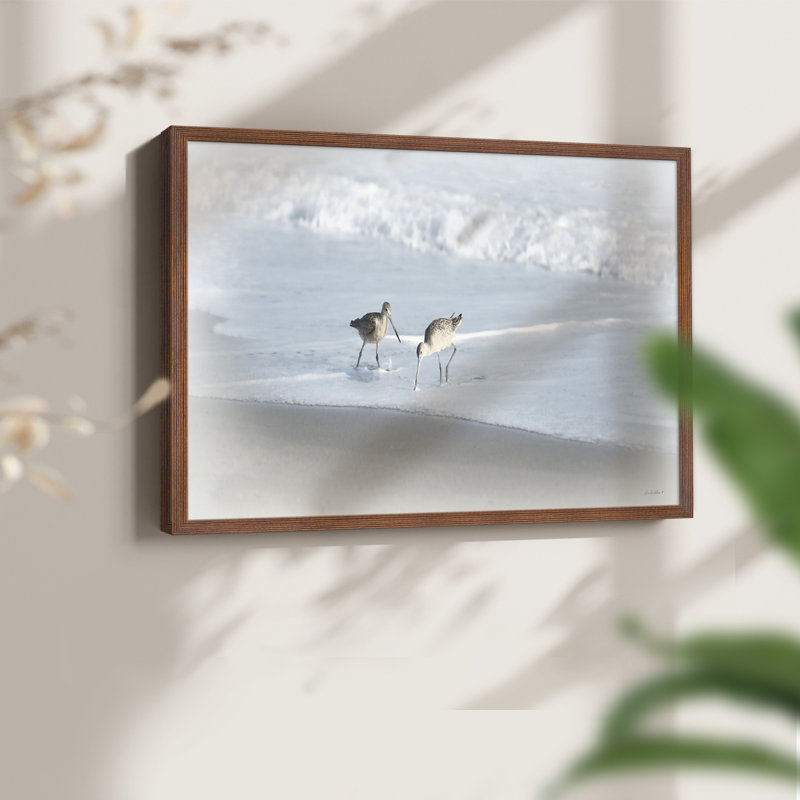 «Sandpipers I», reproduction encadrée, H 8 po x l 10 po, Noyer