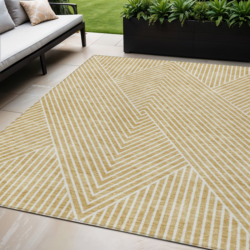 Tapis intérieur lavable à motif géométrique doré et ivoire 5 pi x 8 pi