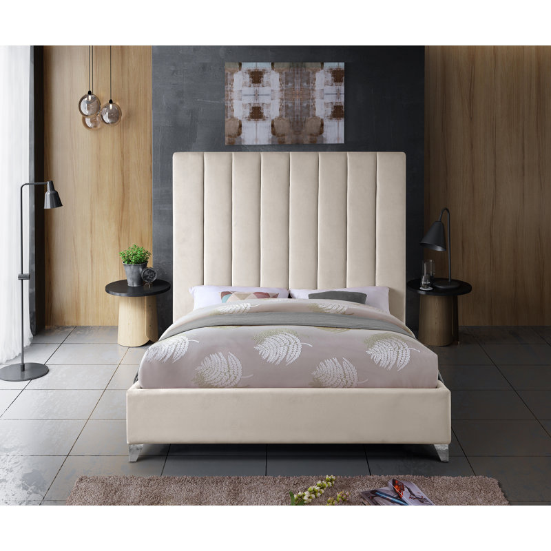 Lit plateforme tapissier Sibert, Très grand, Velours crème