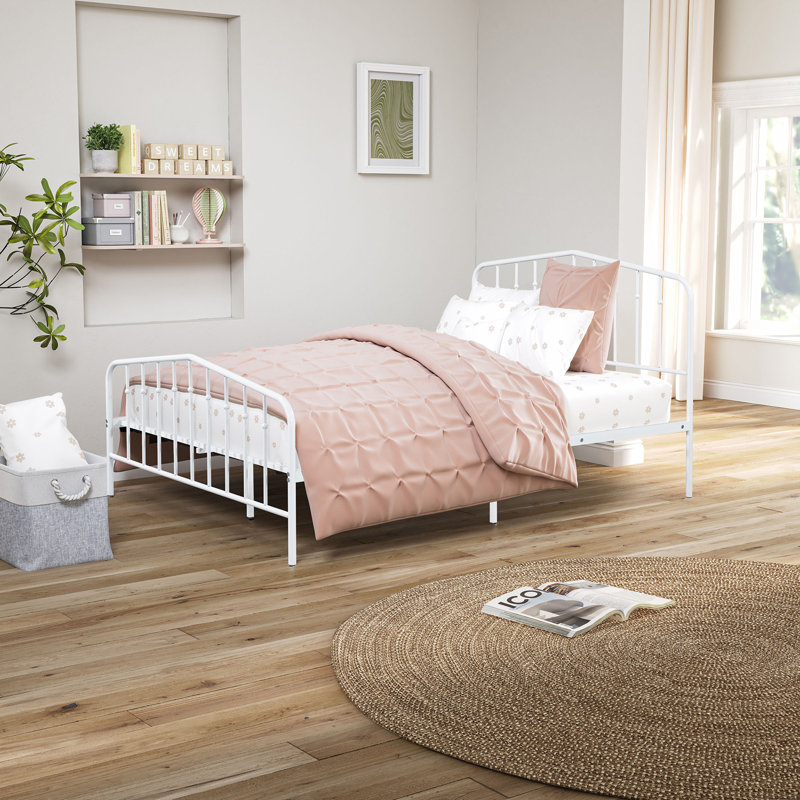 Dailen Bed