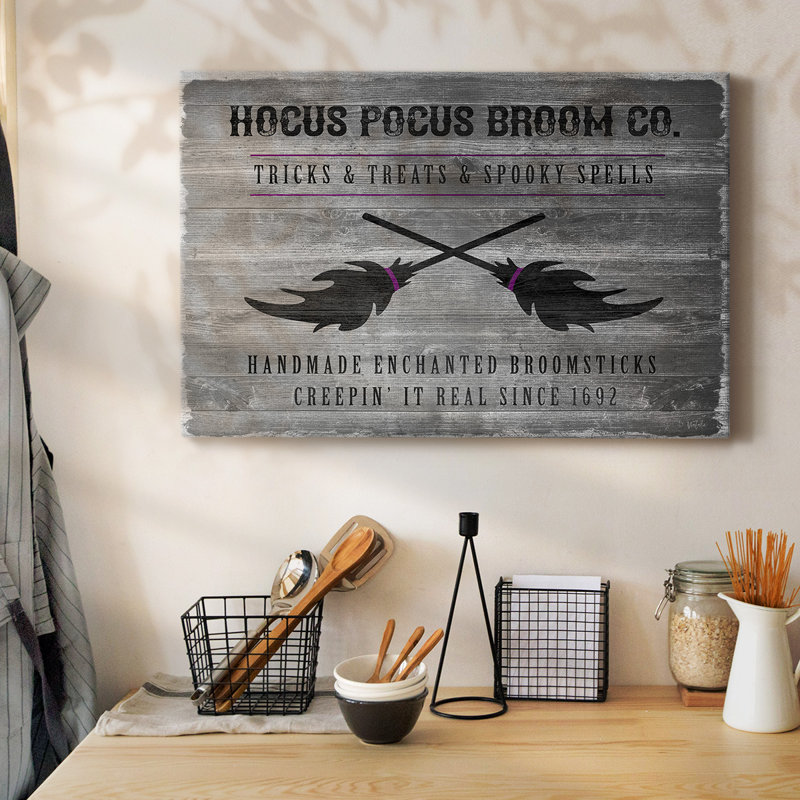 Toile tendue avec balai Hocus Pocus, H 12 po x l 18 po