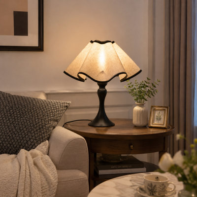 Lampe de table moderne avec abat-jour en tissu, ampoule DEL E27 incluse, lampe de chevet à intensité variable 3 couleurs avec interrupteur à bouton, base en métal noir, 335 mm de hauteur pour le bureau de la chambre à coucher