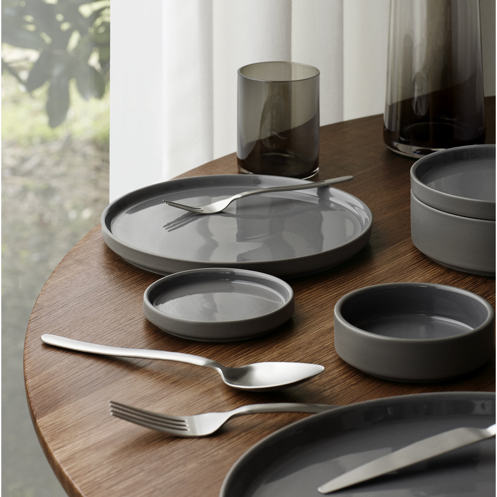 PILAR Stoneware 5.51" Bread and Butter Plate, Pewter/Charcoal