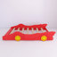 Lit plateforme 87 po en forme de voiture de course avec roues-628108438