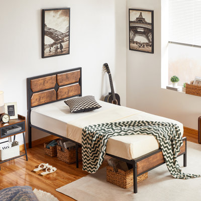 Kempst Platform Bed