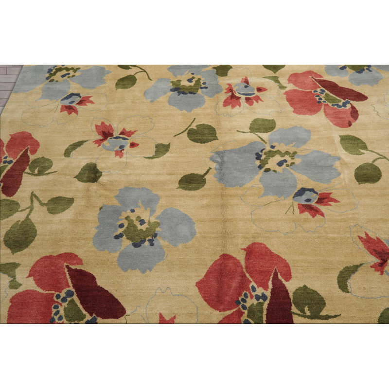 Tapis jaune unique de 7 pi 11 po x 10 pi 3 po Kikuko