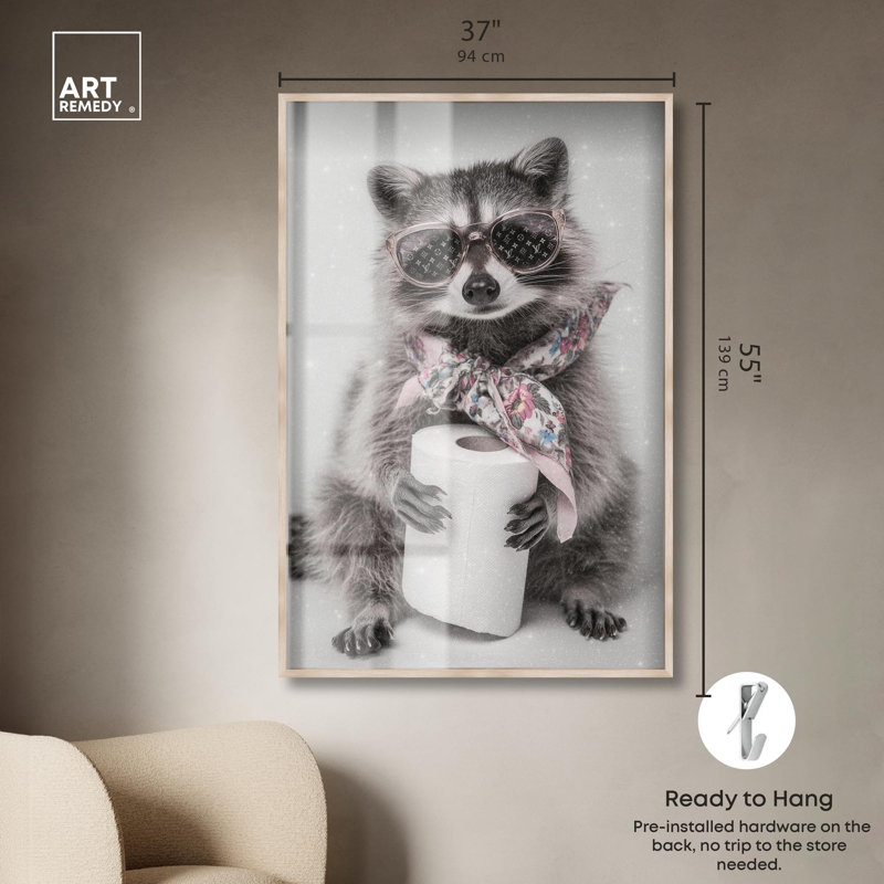 «Glam Roll Raccoon Bathroom Decor Shadowbox» par Art Remedy, H 55 po x l 37 po, Crème, crème