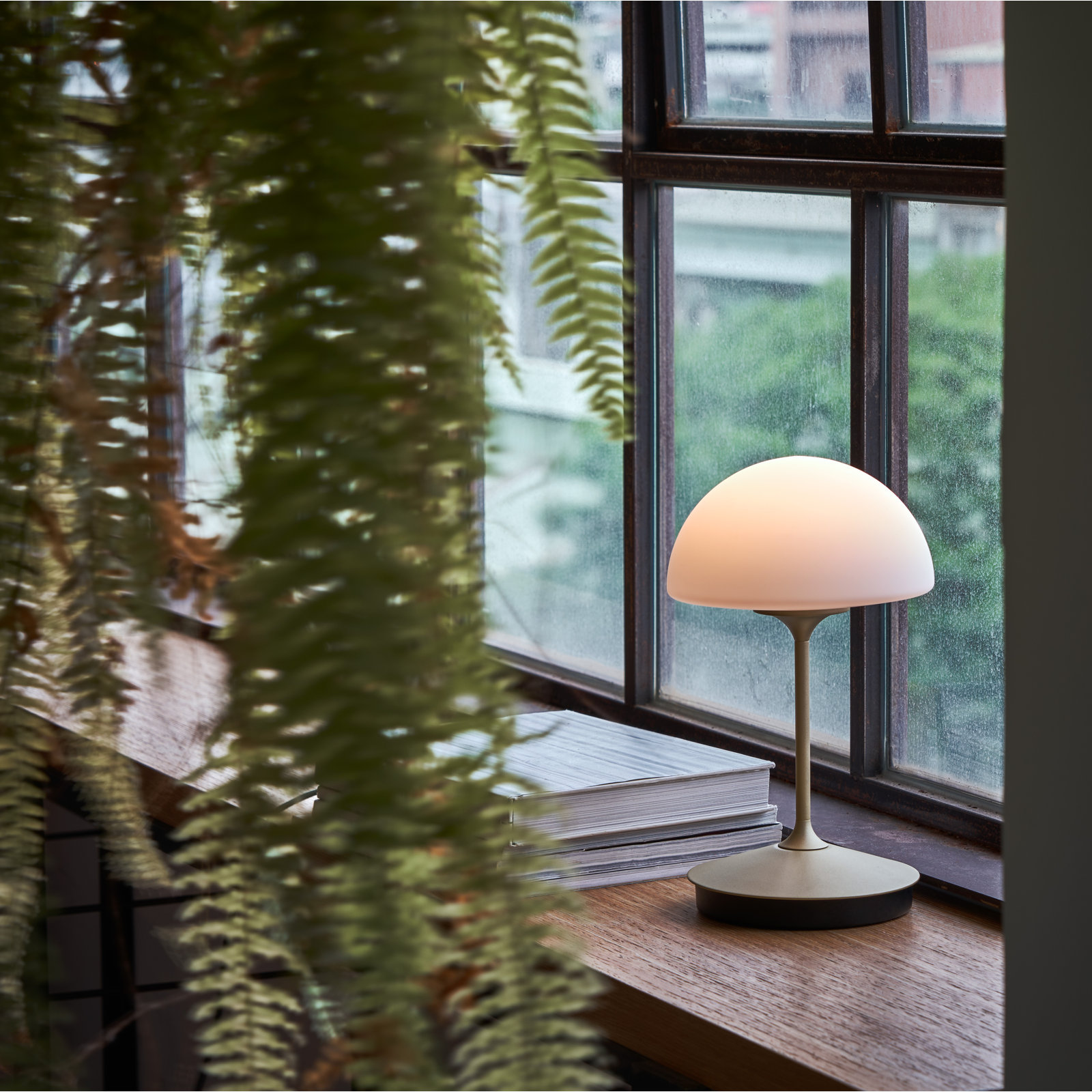Saco Metal Table Lamp, Champagne Gold
