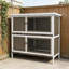Spacieuses cages et petits animaux en bois, style intérieur extérieur rustique